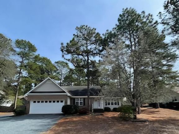 2nd image of 1675 Longleaf Dr E