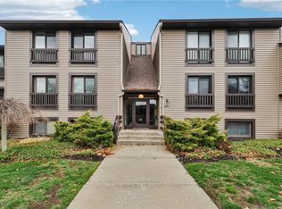 1105 Canyon View Rd APT 305, Northfield, OH 44067