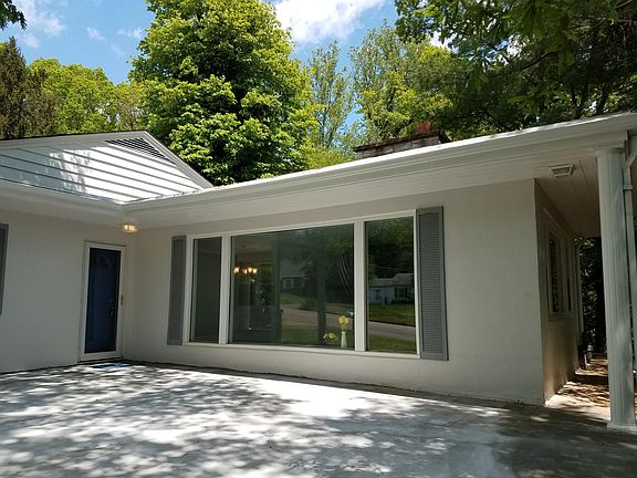 2nd image of 725 Prospect Hill Dr