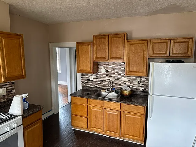 18-20 Bond St #3 — Photo 4