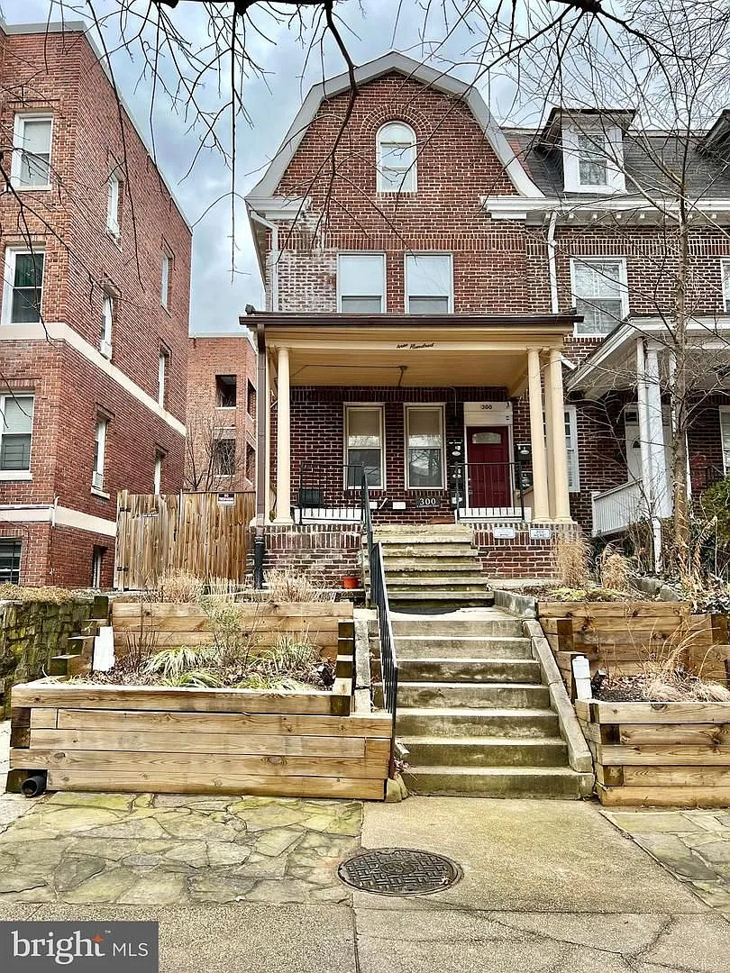 300 E. University Pkwy — Photo 2