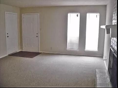 2nd image of 415 Lake Creek Cir