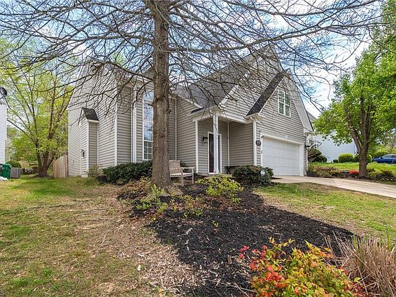 3rd image of 3908 Gisbourne Dr