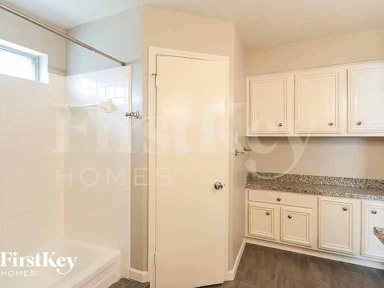 21407 Park Downe Ln — Photo 8