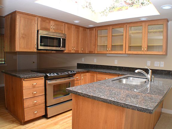 2nd image of 3729 Creighton Ct SE