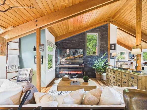 182 Devine Dr, Saltspring Island, BC V8K 2H5