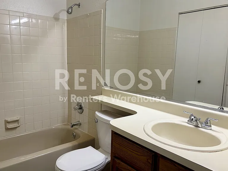 18003 E Ohio Ave #201 — Photo 10