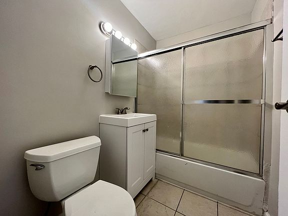 3rd image of 5657 W Fullerton Ave APT 206