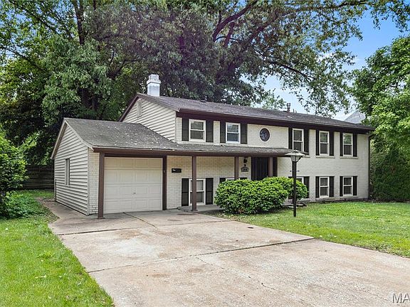 2nd image of 2010 E Humes Ln