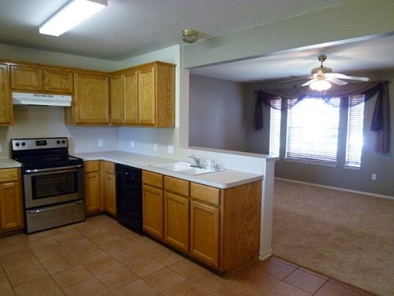 3rd image of 512 Arabian Dr