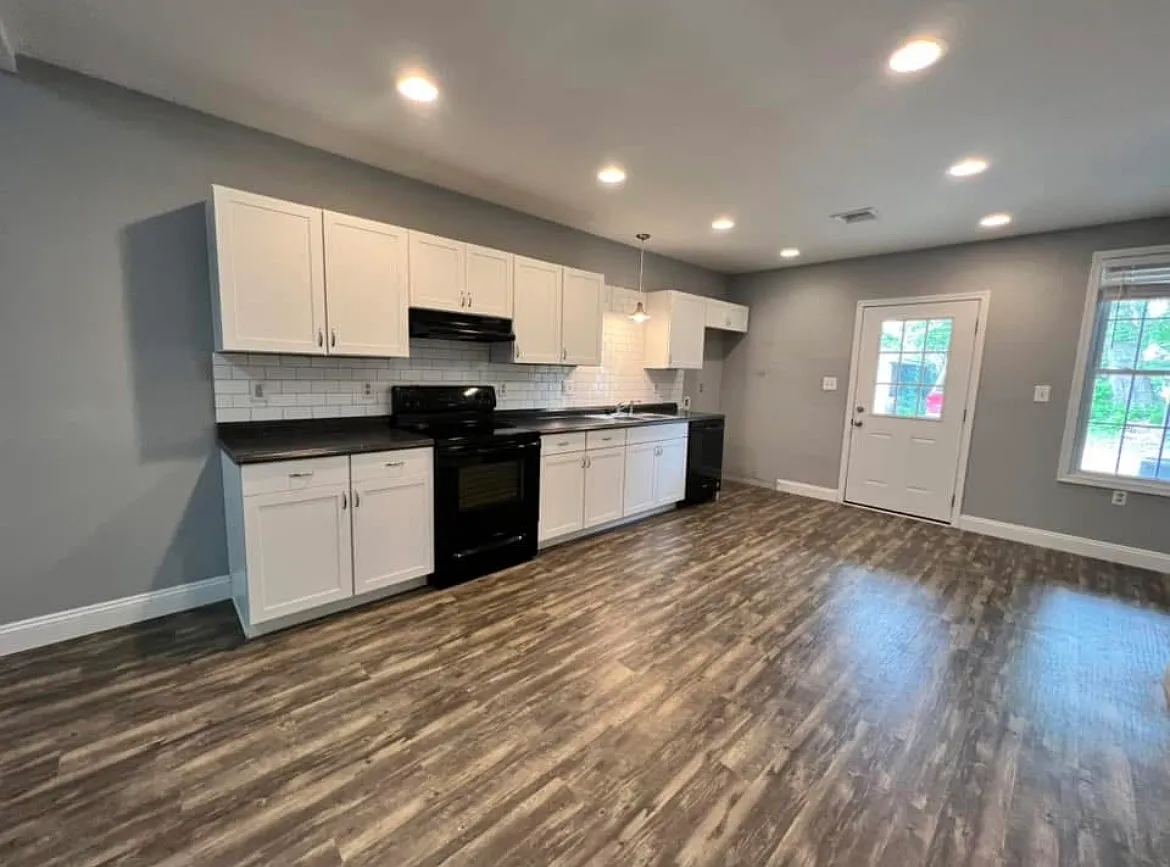 3 bed, 2.5 bath, 2000 sqft, $1,900 — Photo 3