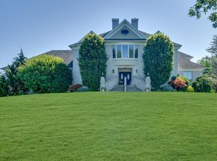 4 Parkwood Ln, Colts Neck, NJ 07722