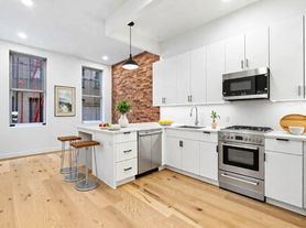 104 Forsyth St, New York, NY