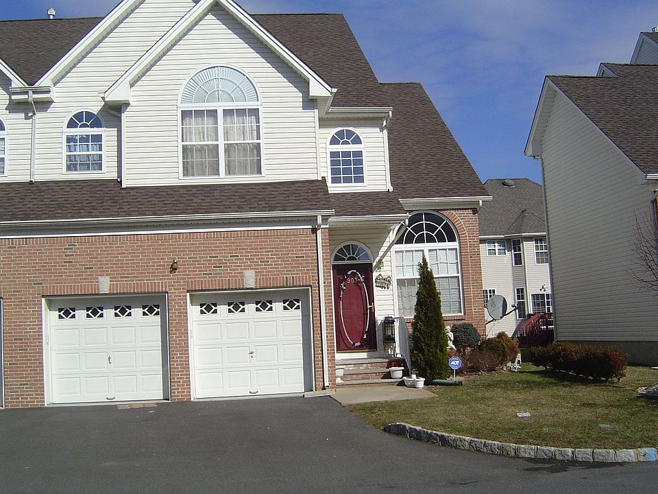 HouseFront2