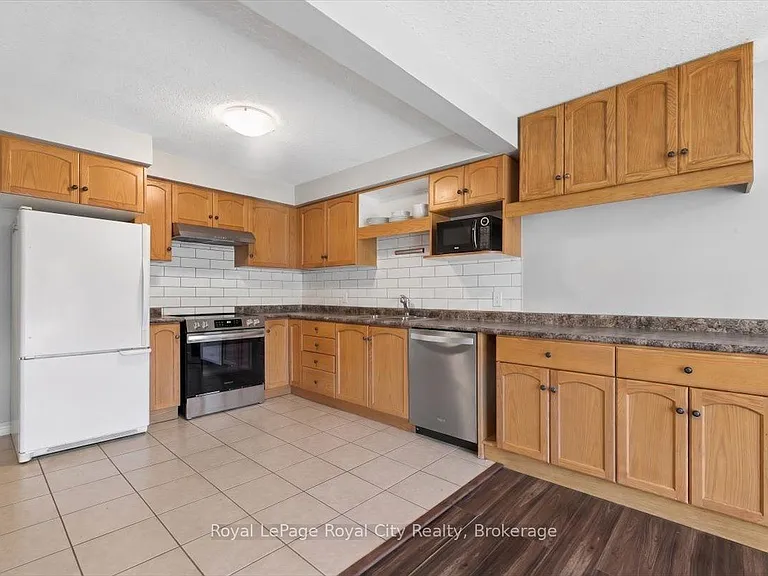 1498 Gordon St #25 — Photo 7