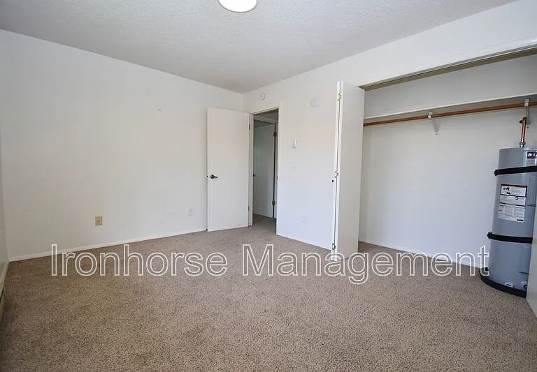 811 W Villard St #63 — Photo 13