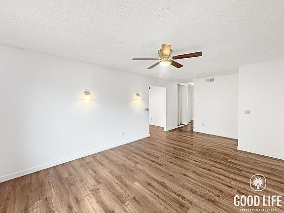 3rd image of 10865 Deering St