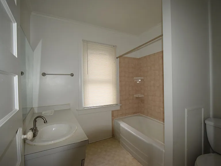 326 Field St — Photo 7
