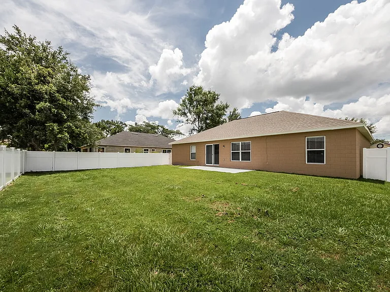 330 Medina Ct — Photo 15