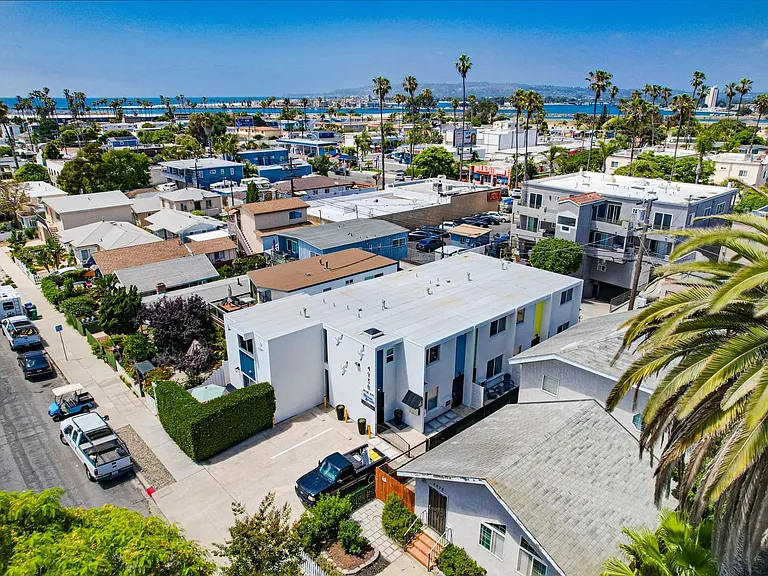 Two bedroom 1.5 bathroom beautifully upgraded with in unit laundry at the beach. Open House July 12 — Photo 23