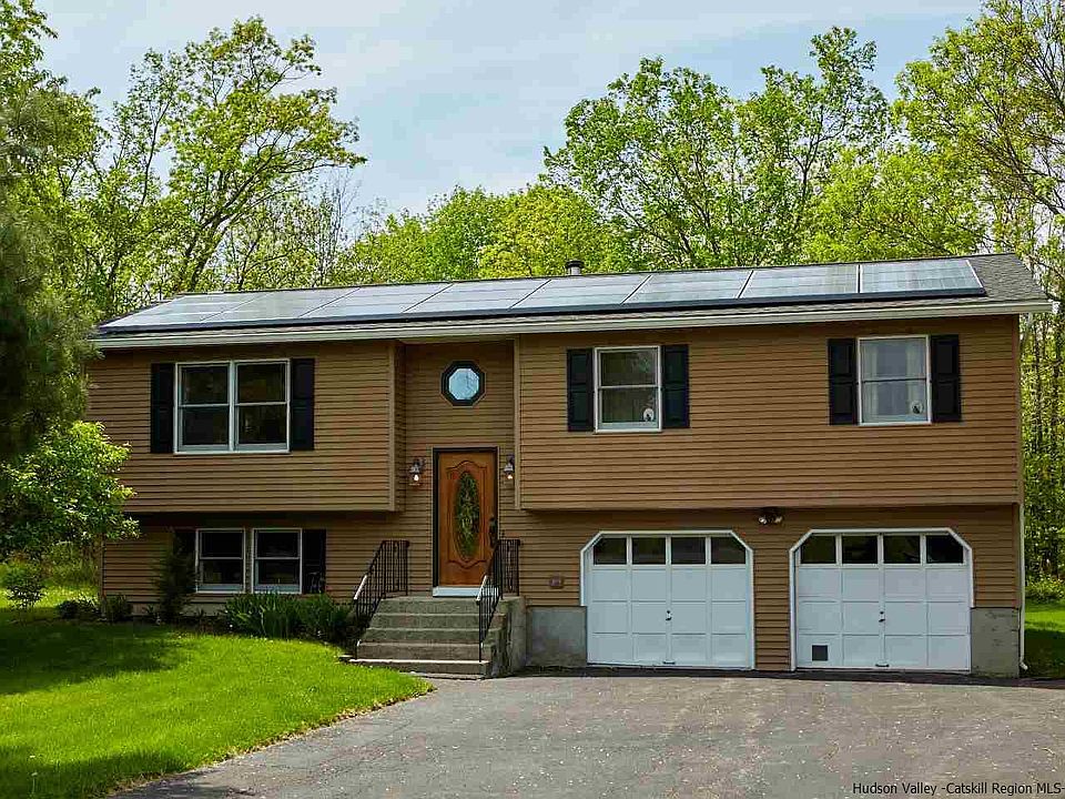 1st image of 3 Lauren Dr