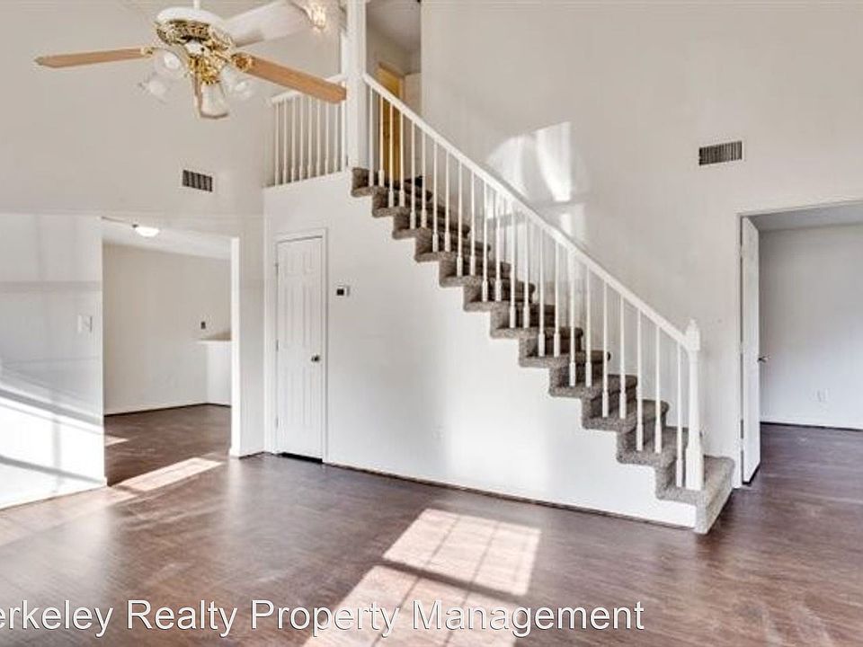 1st image of 401 Westgate Cir