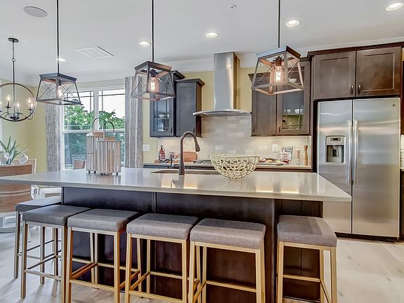Breakfast bar in kitchen