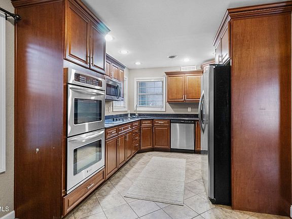 2nd image of 9790 Ramblewood Dr