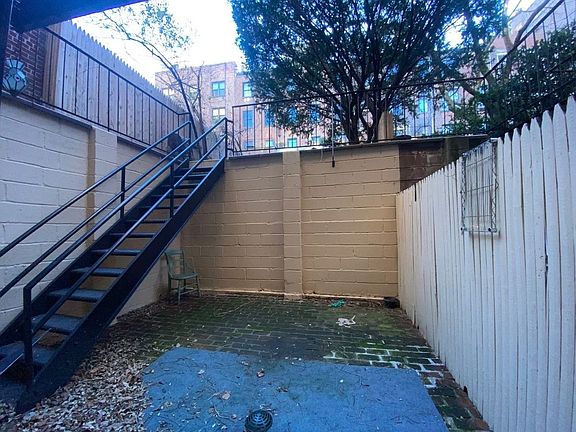 4th image of 40 W 85th St #Lg
