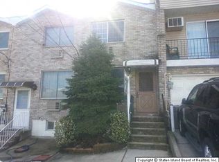 68 Dayna Dr, Staten Island, NY 10305