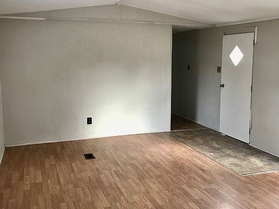 3rd image of 113 Lynnhaven Dr