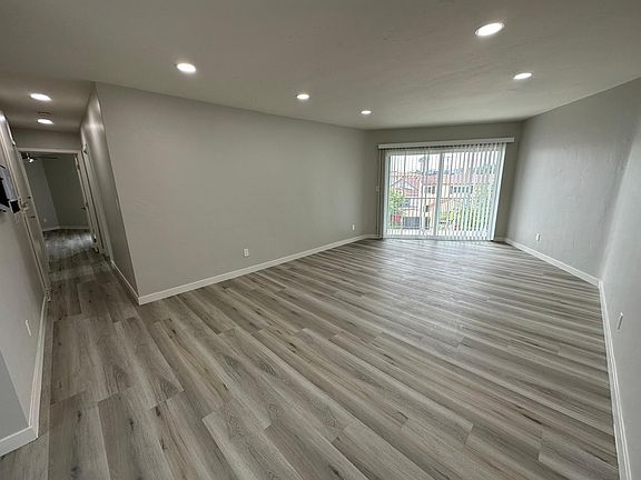 2nd image of 2121 Mission Ave #9
