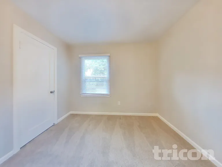 463 Park Ave — Photo 10