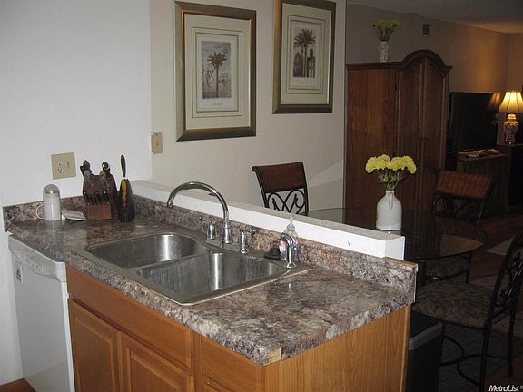 4th image of 4746 Greenholme Dr APT 1