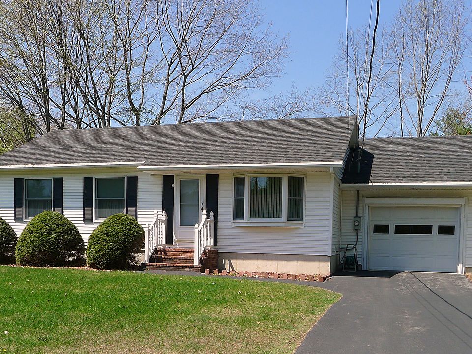 1st image of 3 Evergreen Ave