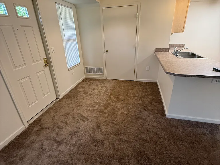 Rosewood Riverside — Photo 6