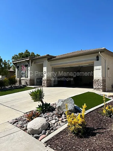 30934 Crystalaire Dr Photo 1