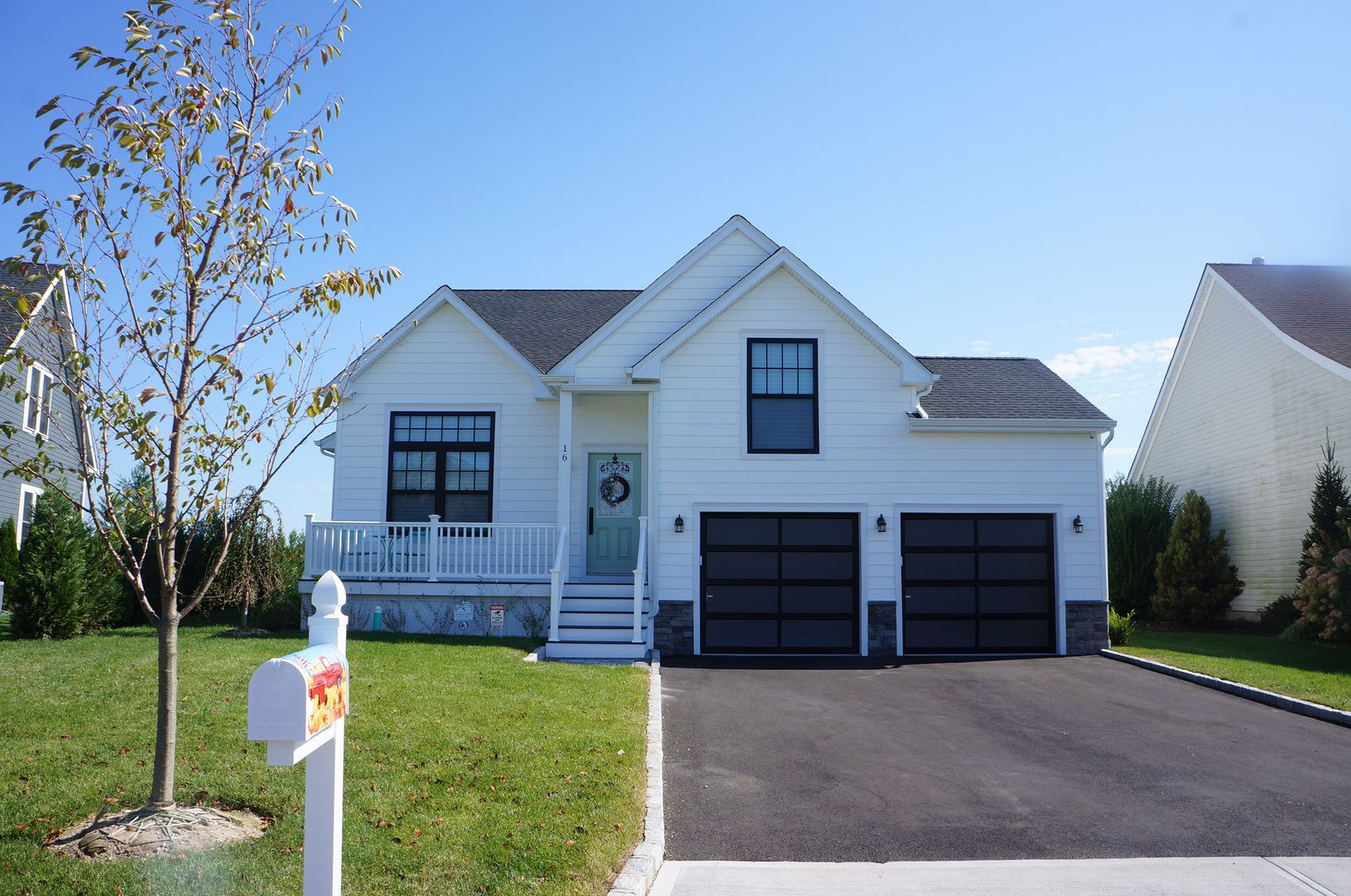  MODEL HOME 1