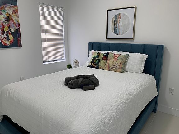 5th image of 676 NW 47th St APT 7