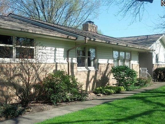 2nd image of 522 Shadylawn Dr