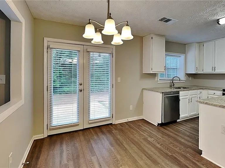 4922 Anclote Dr — Photo 5