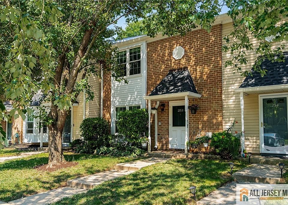 1st image of 253 Palombi Ct