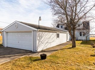 10437 Saint John Dr, Algonac, MI