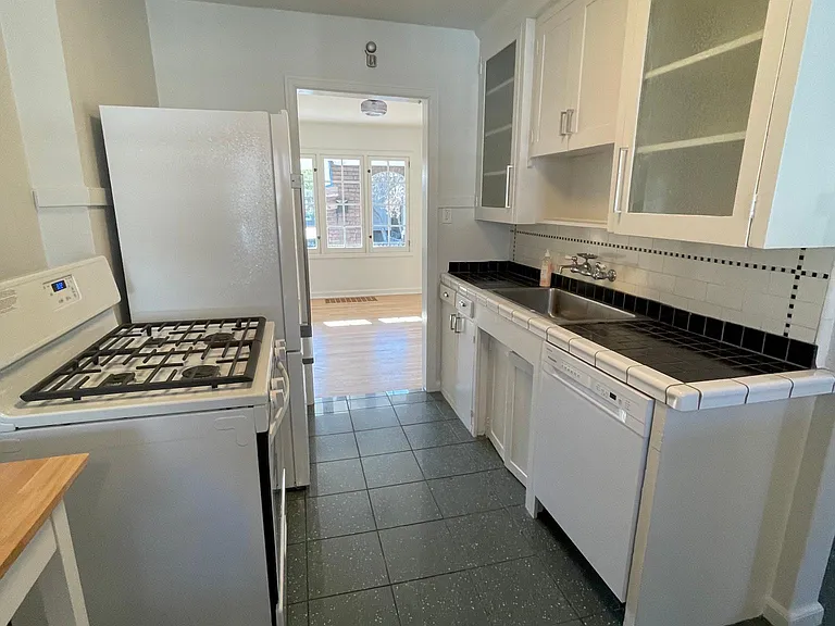 1485 S 1100 E #1485 — Photo 4