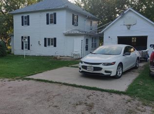 301 W Luverne St, Magnolia, MN 56158
