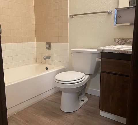 5th image of 708 E Mission Ave #5