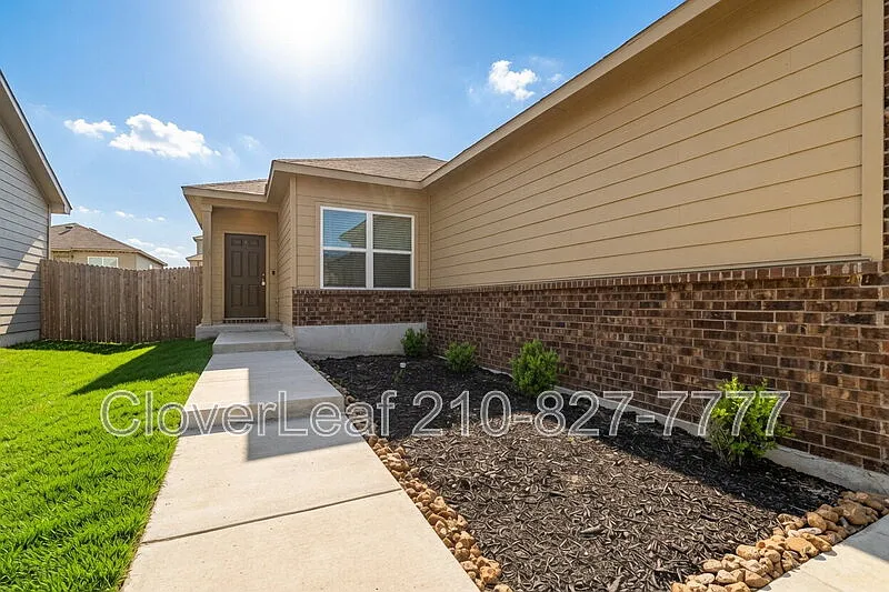 3 bed, 2.0 bath, 1652 sqft, $1,600 — Photo 4