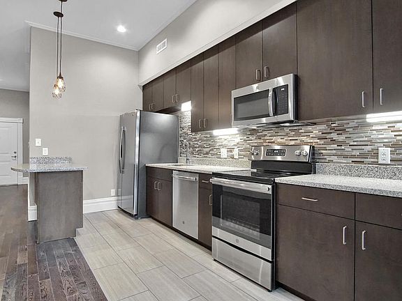 2nd image of 2254 S Grand Blvd #B