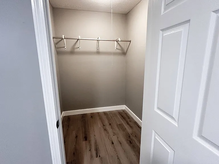 330 Lowell St #2R — Photo 15
