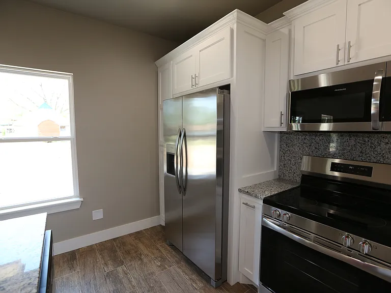 114 W French St — Photo 15